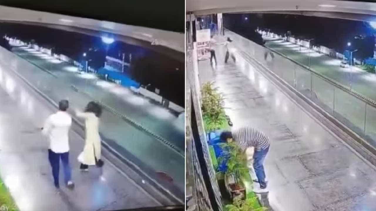 ಅಹಮದಾಬಾದ್: ರಸ್ತೆಯಲ್ಲಿ ಮಹಿಳೆಗೆ ಕಾಪಾಳಮೋಕ್ಷ ಮಾಡಿ, ತಲೆಗೂದಲೆಳೆದು ಸ್ಪಾ ಮಾಲೀಕನಿಂದ ಅಮಾನುಷ ಹಲ್ಲೆ ಅಹಮದಾಬಾದ್: ರಸ್ತೆಯಲ್ಲಿ ಮಹಿಳೆಗೆ ಕಾಪಾಳಮೋಕ್ಷ ಮಾಡಿ, ತಲೆಗೂದಲೆಳೆದು ಸ್ಪಾ ಮಾಲೀಕನಿಂದ ಅಮಾನುಷ ಹಲ್ಲೆ
