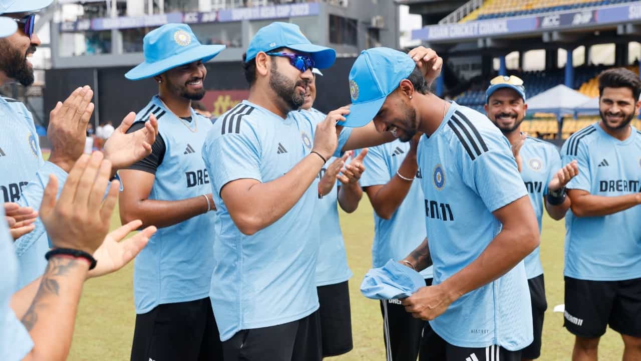 IND vs BAN: ಬಾಂಗ್ಲಾ ವಿರುದ್ಧ ತಂಡದಲ್ಲಿ 5 ಬದಲಾವಣೆ ಮಾಡಿದ ರೋಹಿತ್! ಯಾರು ಇನ್, ಯಾರು ಔಟ್? IND vs BAN: ಬಾಂಗ್ಲಾ ವಿರುದ್ಧ ತಂಡದಲ್ಲಿ 5 ಬದಲಾವಣೆ ಮಾಡಿದ ರೋಹಿತ್! ಯಾರು ಇನ್, ಯಾರು ಔಟ್?