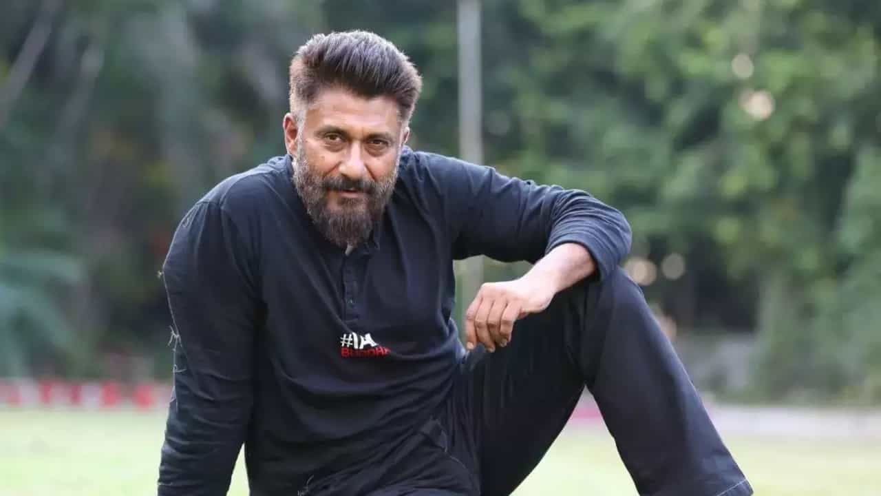 ‘ಅವರು 300 ಕೋಟಿ ರೂಪಾಯಿ ಕೊಡ್ತೀನಿ ಅಂದ್ರು’; ಹಣದಾಸೆಗೆ ಬಗ್ಗಲಿಲ್ಲ ವಿವೇಕ್ ಅಗ್ನಿಹೋತ್ರಿ ‘ಅವರು 300 ಕೋಟಿ ರೂಪಾಯಿ ಕೊಡ್ತೀನಿ ಅಂದ್ರು’; ಹಣದಾಸೆಗೆ ಬಗ್ಗಲಿಲ್ಲ ವಿವೇಕ್ ಅಗ್ನಿಹೋತ್ರಿ