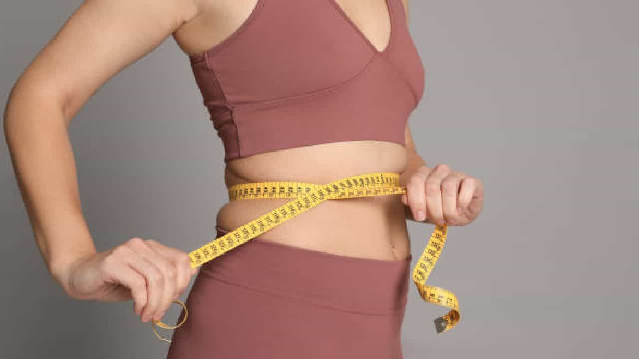 Weight Loss Tips: ಹೊಟ್ಟೆಯ ಕೊಬ್ಬು ಕರಗಿಸಲು ಮನೆಯಲ್ಲೇ ಸುಲಭವಾಗಿ ಮಾಡುವ ವ್ಯಾಯಾಮಗಳಿವು Weight Loss Tips: ಹೊಟ್ಟೆಯ ಕೊಬ್ಬು ಕರಗಿಸಲು ಮನೆಯಲ್ಲೇ ಸುಲಭವಾಗಿ ಮಾಡುವ ವ್ಯಾಯಾಮಗಳಿವು