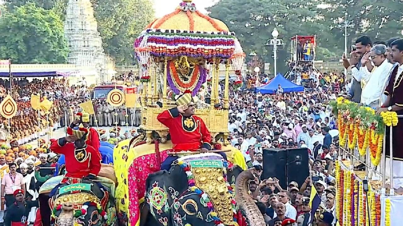 ಅರಮನೆಯಿಂದ ಹೊಡಲಿರುವ ಜಂಬೂ ಸವಾರಿ, ಕೆ.ಆರ್.ಸರ್ಕಲ್ , ಆರ್ಯವೇದ ಸರ್ಕಲ್‌, ತಿಲಕ್ ನಗರ, ಬಂಬೂ ಬಜಾರ್ ಮೂಲಕ ಬನ್ನಿ ಮಂಟಪ್ಪಕ್ಕೆ ತಲುಪಲಿದೆ. ಸುಮಾರು 4 ರಿಂದ 5 ಕಿಲೋ ಮೀಟರ್ ಈ ಸವಾರಿ ನಡೆಯಲಿದೆ.