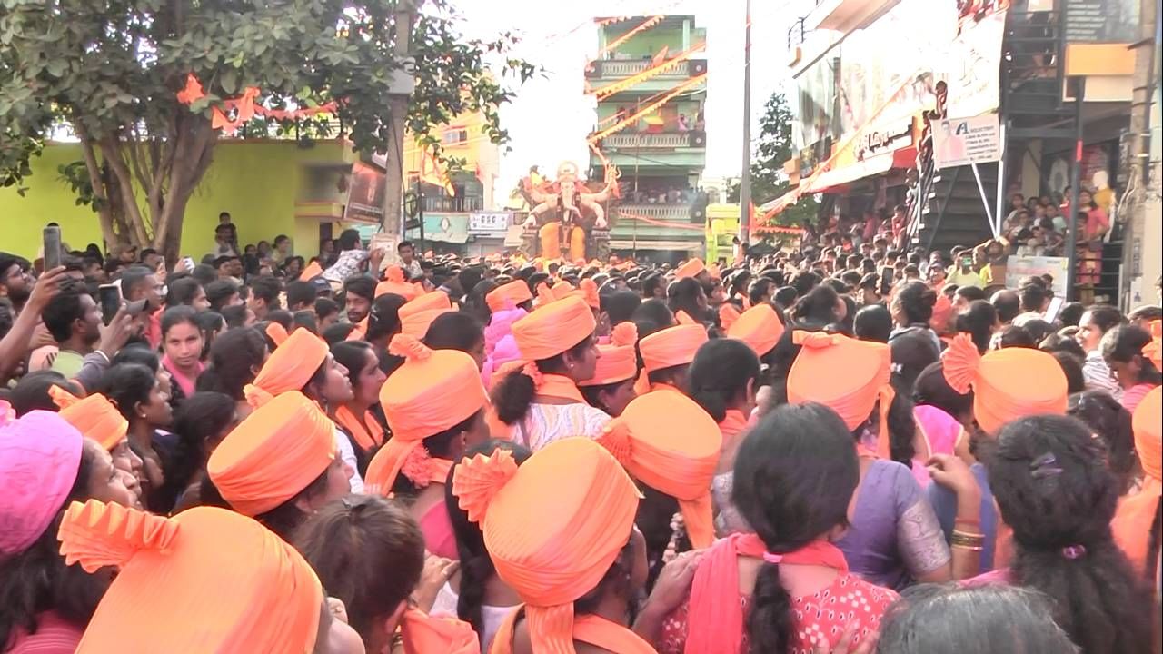 ಈ ದೃಶ್ಯಗಳು ನೋಡುದ್ರೆ, ಸಾಮಾನ್ಯವಾಗಿ ಇದು ಬಹುಶಃ ಮುಬೈ‌ನ ಲಾಲ್‌ಬಾಗ್ ಗಣೇಶೋತ್ಸವ ಇರಬೇಕೆಂದು. ಆದ್ರೆ, ಇದು ಖಂಡಿತ ಅದಲ್ಲ, ಇದು ನಮ್ಮ ಬೆಂಗಳೂರಿನ ಬಾಗಲಗುಂಟೆಯ ಸಾಮೂಹಿಕ ಗಣೇಶೋತ್ಸವದ ದೃಶ್ಯಾವಳಿಗಳು.