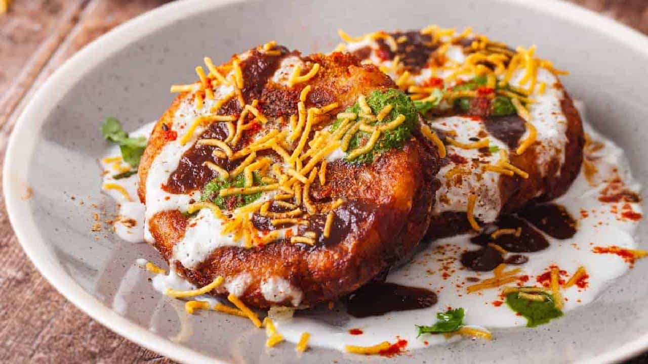 Aaloo Tikki Recipe: ಸಂಜೆಯ ಸ್ಯ್ನಾಕ್ಸ್ ಸಮಯಕ್ಕೆ ಮನೆಯಲ್ಲಿಯೇ ತಯಾರಿಸಿ ಗರಿಗರಿಯಾದ ಆಲೂ ಟಿಕ್ಕಿ Aaloo Tikki Recipe: ಸಂಜೆಯ ಸ್ಯ್ನಾಕ್ಸ್ ಸಮಯಕ್ಕೆ ಮನೆಯಲ್ಲಿಯೇ ತಯಾರಿಸಿ ಗರಿಗರಿಯಾದ ಆಲೂ ಟಿಕ್ಕಿ