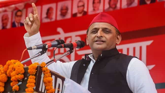 ಸಮಾಜವಾದಿ ಪಕ್ಷದ ಕಚೇರಿ ಹೊರಗೆ 'ಭವಿಷ್ಯದ ಪ್ರಧಾನಿ ಅಖಿಲೇಶ್' ಹೋರ್ಡಿಂಗ್