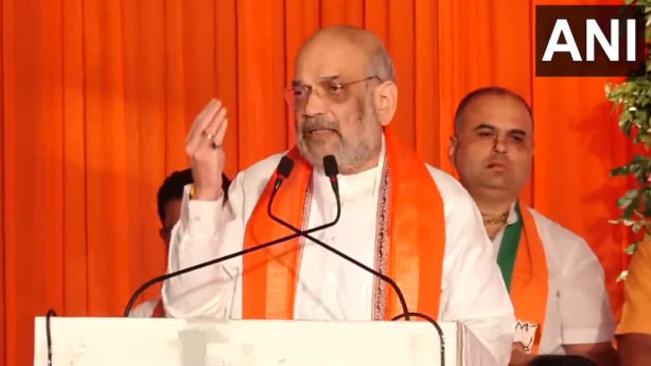 ಅವರ ಬೇರುಗಳು ಇಟಲಿಯಿಂದ ಬಂದಿವೆಯೇ ಹೊರತು ಭಾರತದಿಂದಲ್ಲ: ಅಮಿತ್ ಶಾ ಗೇಲಿ ಅವರ ಬೇರುಗಳು ಇಟಲಿಯಿಂದ ಬಂದಿವೆಯೇ ಹೊರತು ಭಾರತದಿಂದಲ್ಲ: ಅಮಿತ್ ಶಾ ಗೇಲಿ