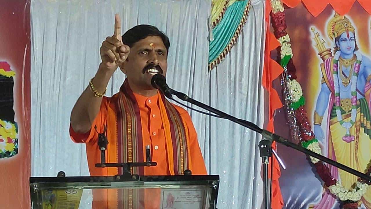 ಯಾದಗಿರಿ: ಪ್ರಚೋದನಕಾರಿ ಭಾಷಣ, ಶ್ರೀರಾಮ ಸೇನೆ ರಾಜ್ಯಾಧ್ಯಕ್ಷ ಸಿದ್ದಲಿಂಗ ಶ್ರೀ ವಿರುದ್ಧ ದೂರು ದಾಖಲು ಯಾದಗಿರಿ: ಪ್ರಚೋದನಕಾರಿ ಭಾಷಣ, ಶ್ರೀರಾಮ ಸೇನೆ ರಾಜ್ಯಾಧ್ಯಕ್ಷ ಸಿದ್ದಲಿಂಗ ಶ್ರೀ ವಿರುದ್ಧ ದೂರು ದಾಖಲು
