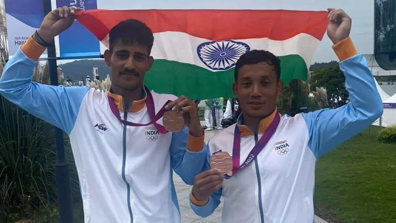 ಪುರುಷರ 1000 ಮೀ ಓಟದಲ್ಲಿ ಭಾರತಕ್ಕೆ ಕಂಚು: 60ಕ್ಕೇರಿದ ಪದಕಗಳ ಸಂಖ್ಯೆ ಪುರುಷರ 1000 ಮೀ ಓಟದಲ್ಲಿ ಭಾರತಕ್ಕೆ ಕಂಚು: 60ಕ್ಕೇರಿದ ಪದಕಗಳ ಸಂಖ್ಯೆ