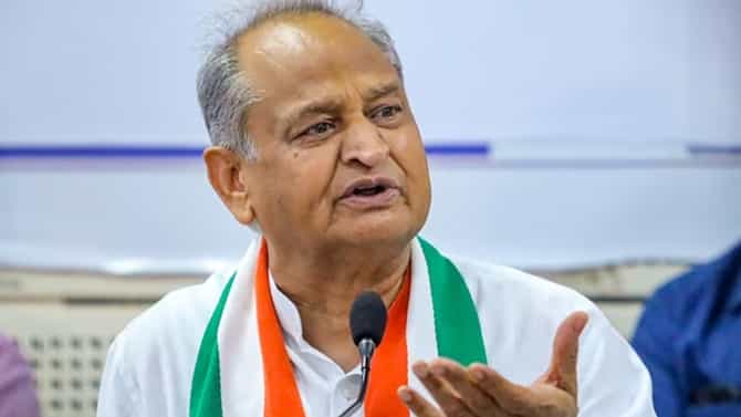 ನಾನು ಬಿಡಲು ಬಯಸಿದರೂ ಸಿಎಂ ಸ್ಥಾನ ನನ್ನನ್ನು ಬಿಡುತ್ತಿಲ್ಲ: ಗೆಹ್ಲೋಟ್