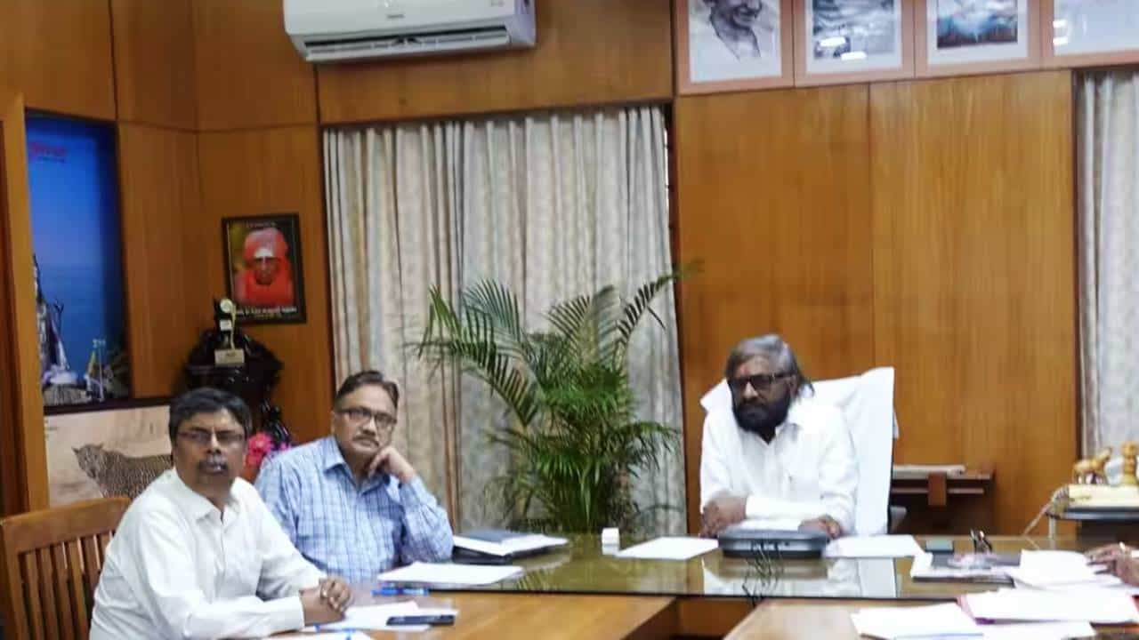 ನಗರ ಪ್ರದೇಶದ ಅನಧಿಕೃತ ಸ್ವತ್ತುಗಳಿಗೆ ‘ಬಿ’ ಖಾತೆ: ಈಶ್ವರ ಖಂಡ್ರೆ ಅಧ್ಯಕ್ಷತೆಯ ಉಪಸಮಿತಿಯ ಸಭೆಯಲ್ಲಿ ನಿರ್ಧಾರ ನಗರ ಪ್ರದೇಶದ ಅನಧಿಕೃತ ಸ್ವತ್ತುಗಳಿಗೆ ‘ಬಿ’ ಖಾತೆ: ಈಶ್ವರ ಖಂಡ್ರೆ ಅಧ್ಯಕ್ಷತೆಯ ಉಪಸಮಿತಿಯ ಸಭೆಯಲ್ಲಿ ನಿರ್ಧಾರ