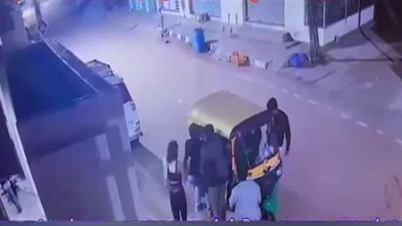 ಬೆಂಗಳೂರು: ನಡುರಾತ್ರಿ ಊಬರ್ ಆಟೋ ಅಡ್ಡಗಟ್ಟಿ ಹಲ್ಲೆ ನಡೆಸಿದ ಕ್ಯಾಬ್ ಚಾಲಕರು