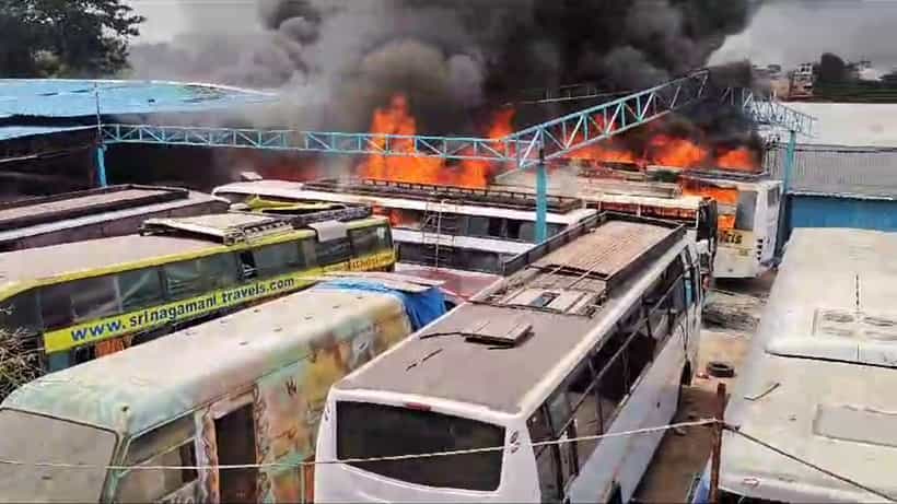 Bangalore Fire Accident: ಬೆಂಗಳೂರು ಅಗ್ನಿ ಅವಘಡ, ವೀರಭದ್ರ ನಗರದಲ್ಲಿ ಹೊತ್ತಿ ಉರಿದ 30 ಖಾಸಗಿ ಬಸ್ಗಳು
