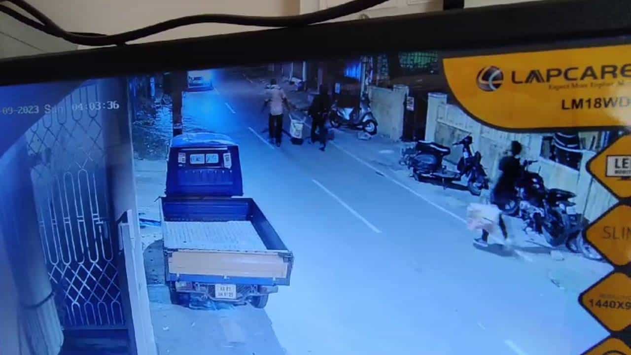 ಬೆಂಗಳೂರು: ಟೈಲ್ಸ್ ಕೆಲಸಕ್ಕೆ ಬಂದು ಜೈನ್ ಮಂದಿರದಲ್ಲಿ ಕಳ್ಳತನ ಮಾಡಿದ್ದ ಆರೊಪಿಗಳು ಅರೆಸ್ಟ್