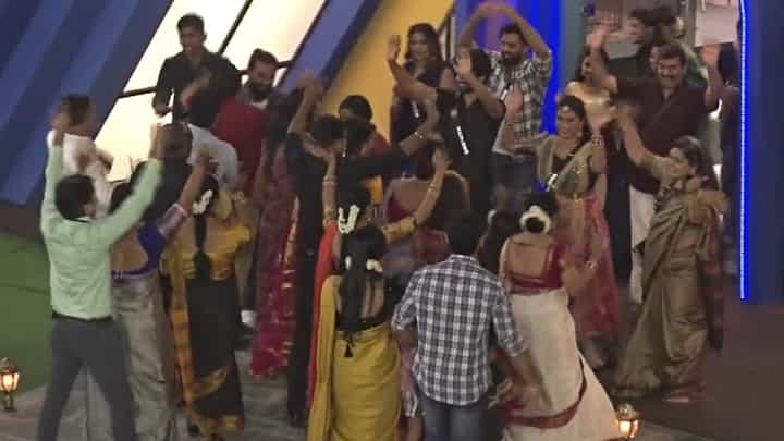 ಬಿಗ್ ಬಾಸ್ ಮನೆಗೆ ಎಂಟ್ರಿ ಕೊಟ್ಟ ಹತ್ತಾರು ಅತಿಥಿಗಳು; ಇವರೆಲ್ಲ ಯಾರು? ಬಿಗ್ ಬಾಸ್ ಮನೆಗೆ ಎಂಟ್ರಿ ಕೊಟ್ಟ ಹತ್ತಾರು ಅತಿಥಿಗಳು; ಇವರೆಲ್ಲ ಯಾರು?