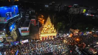 ಪಾಕಿಸ್ತಾನ-ಅಫ್ಘಾನಿಸ್ತಾನ ಕ್ರಿಕೆಟ್ ಪಂದ್ಯದ ವೇಳೆ ಕ್ರೀಡಾಂಗಣದಲ್ಲಿ ಅಭಿಮಾನಿಗಳ ಕೈಲಿದ್ದ ಭಾರತದ ಬಾವುಟ ಕಸಿದ ಪೊಲೀಸರು, ಆಕ್ರೋಶ