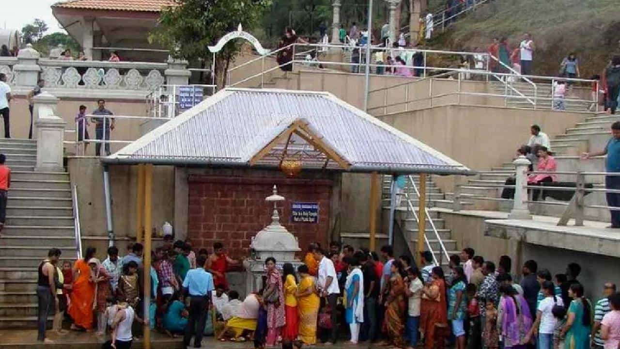 ಕಾವೇರಿ ತೀರ್ಥೊದ್ಭವ: ತಲಕಾವೇರಿಯಲ್ಲಿ ತೀರ್ಥರೂಪಿಣಿಯಾಗಿ ಕಾವೇರಿ ದರ್ಶನ, ಕಥಾಸಾರ ಇಲ್ಲಿದೆ ಕಾವೇರಿ ತೀರ್ಥೊದ್ಭವ: ತಲಕಾವೇರಿಯಲ್ಲಿ ತೀರ್ಥರೂಪಿಣಿಯಾಗಿ ಕಾವೇರಿ ದರ್ಶನ, ಕಥಾಸಾರ ಇಲ್ಲಿದೆ