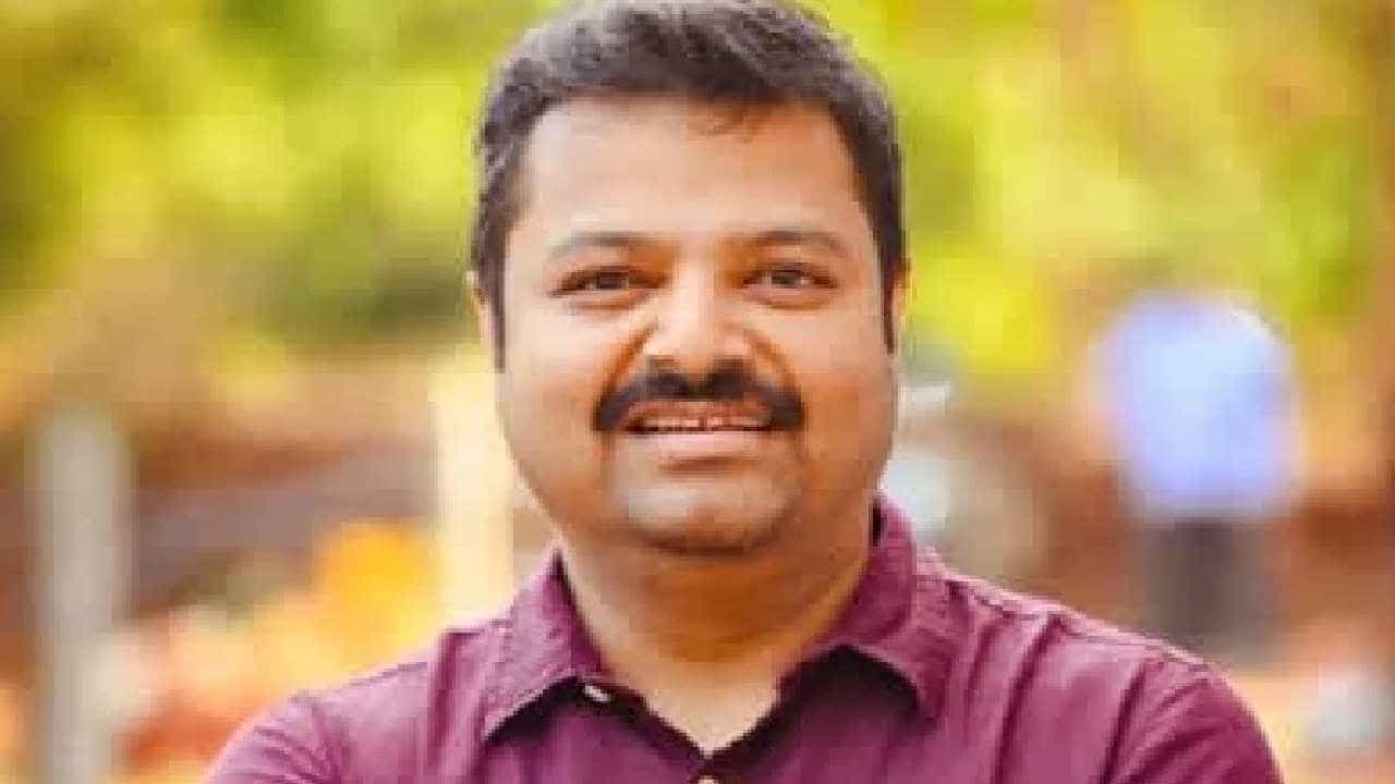 ಶಿವಮೊಗ್ಗದಲ್ಲಿ ನಡೆದಿರುವುದು ಹಿಂದೂ-ಮುಸ್ಲಿಂ ಗಲಾಟೆ ಅಲ್ಲ, ಪೊಲೀಸ್-ಮಸ್ಲಿಂ ಗಲಾಟೆ ಎಂದ ಚಕ್ರವರ್ತಿ ಸೂಲಿಬೆಲೆ ಶಿವಮೊಗ್ಗದಲ್ಲಿ ನಡೆದಿರುವುದು ಹಿಂದೂ-ಮುಸ್ಲಿಂ ಗಲಾಟೆ ಅಲ್ಲ, ಪೊಲೀಸ್-ಮಸ್ಲಿಂ ಗಲಾಟೆ ಎಂದ ಚಕ್ರವರ್ತಿ ಸೂಲಿಬೆಲೆ
