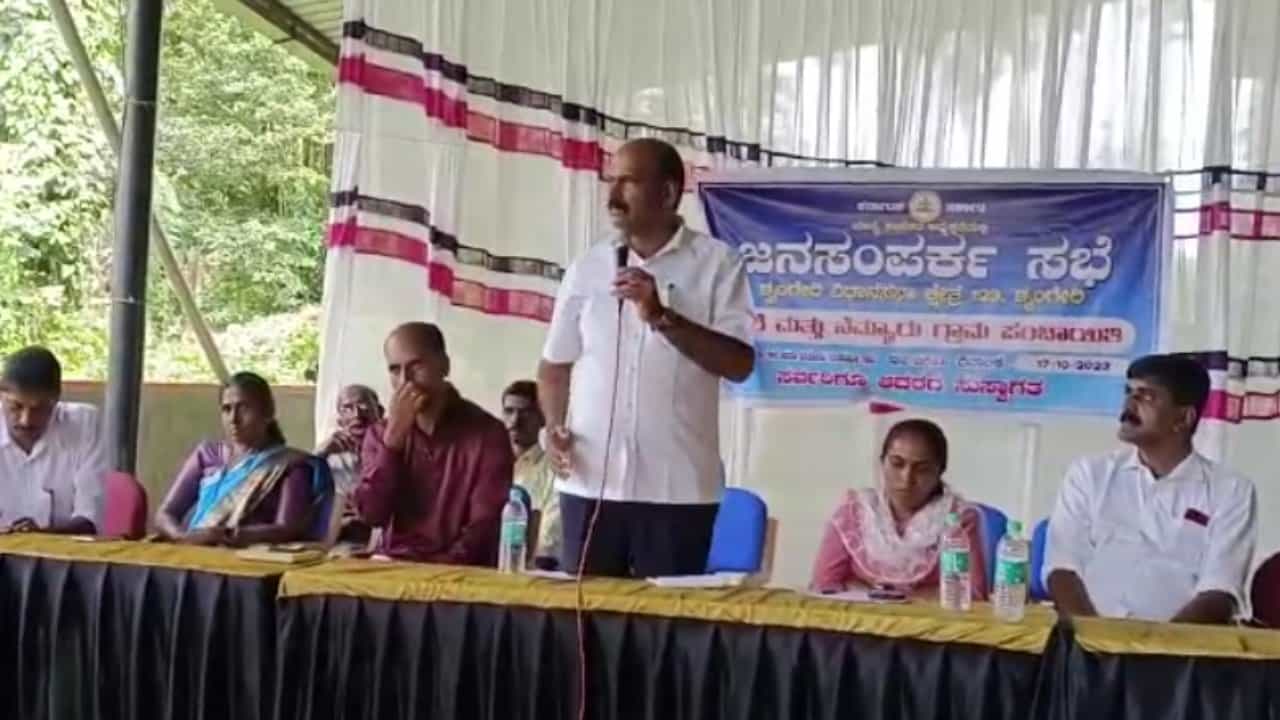 ಚಿಕ್ಕಮಗಳೂರು: ಲಂಚಕ್ಕೂ ಟಿಪ್ಸ್ಗೂ ವ್ಯತ್ಯಾಸವಿದೆ, ನಾನು ದುಡ್ಡು ಕೊಟ್ಟೇ ಕೆಲ್ಸ ಮಾಡ್ಸೋದೆಂದ ಶಾಸಕ ಟಿಡಿ ರಾಜೇಗೌಡ ಚಿಕ್ಕಮಗಳೂರು: ಲಂಚಕ್ಕೂ ಟಿಪ್ಸ್ಗೂ ವ್ಯತ್ಯಾಸವಿದೆ, ನಾನು ದುಡ್ಡು ಕೊಟ್ಟೇ ಕೆಲ್ಸ ಮಾಡ್ಸೋದೆಂದ ಶಾಸಕ ಟಿಡಿ ರಾಜೇಗೌಡ
