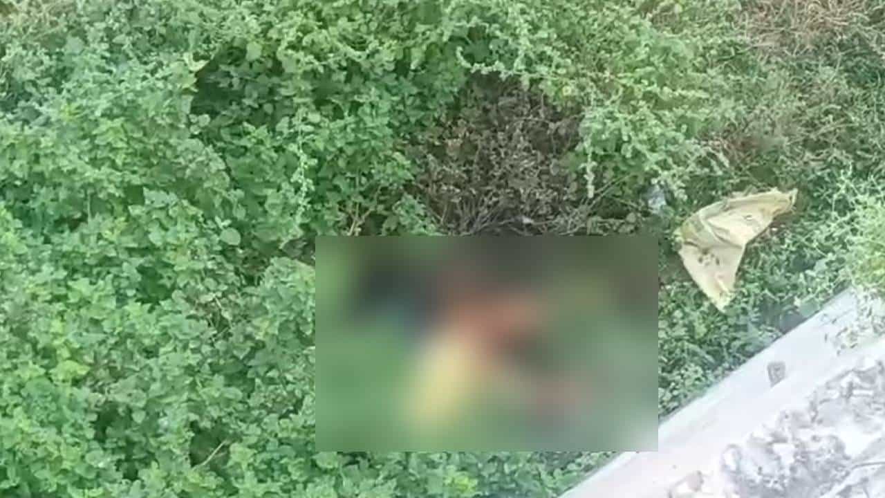 ರಾಯಚೂರು: ಯರಮರಸ್ ಬಳಿ ಅರೆಬೆತ್ತಲೆ ಸ್ಥಿತಿಯಲ್ಲಿ ಮಹಿಳೆಯ ಶವ ಪತ್ತೆ ರಾಯಚೂರು: ಯರಮರಸ್ ಬಳಿ ಅರೆಬೆತ್ತಲೆ ಸ್ಥಿತಿಯಲ್ಲಿ ಮಹಿಳೆಯ ಶವ ಪತ್ತೆ