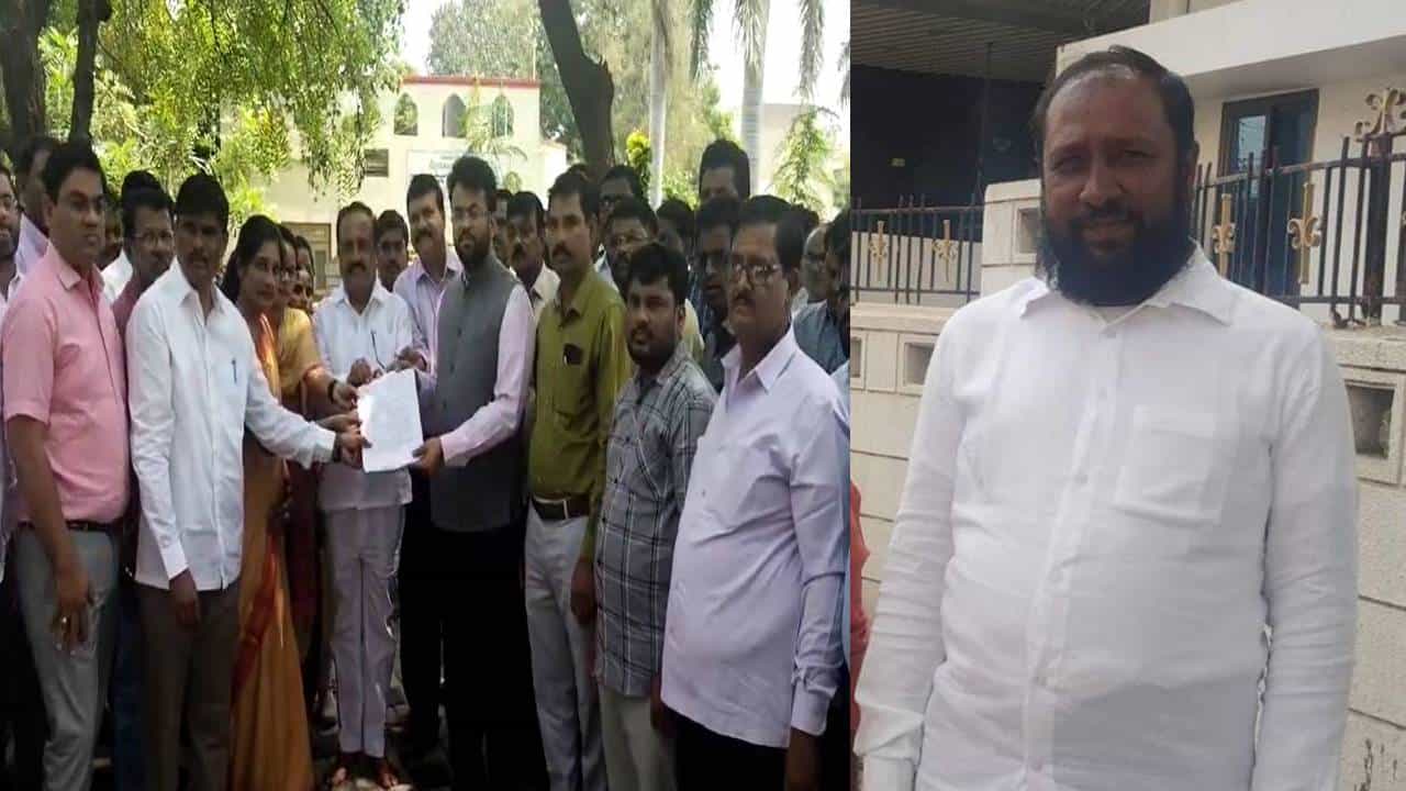 ಗನ್ ತೋರಿಸಿ ಪಂಚಾಯತ್ ಪಿಡಿಒಗೆ ಧಮ್ಕಿ; ಸದಸ್ಯನನ್ನು ವಜಾಗೊಳಿಸುವಂತೆ ಆಗ್ರಹಿಸಿ ಪ್ರತಿಭಟನೆ ಗನ್ ತೋರಿಸಿ ಪಂಚಾಯತ್ ಪಿಡಿಒಗೆ ಧಮ್ಕಿ; ಸದಸ್ಯನನ್ನು ವಜಾಗೊಳಿಸುವಂತೆ ಆಗ್ರಹಿಸಿ ಪ್ರತಿಭಟನೆ