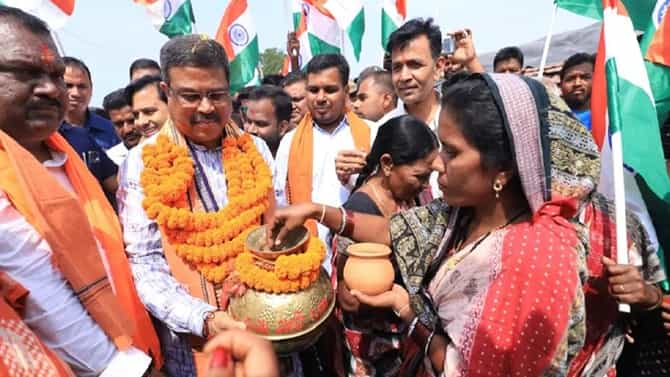 ವೀರ ಸುರೇಂದ್ರ ಸಾಯಿ ಜನ್ಮಸ್ಥಳಕ್ಕೆ ಭೇಟಿ ನೀಡಿದ ಸಚಿವ ಧರ್ಮೇಂದ್ರ ಪ್ರಧಾನ್