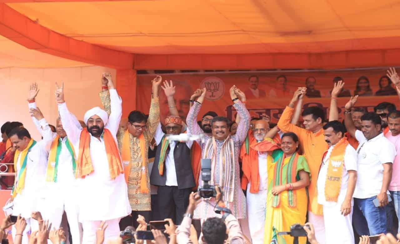 ಛತ್ತೀಸ್ಗಢವನ್ನು ಉತ್ತಮ ರೀತಿಯಲ್ಲಿ ಮುನ್ನಡೆಸುವ ಕೆಲಸ ಬಿಜೆಪಿಯಿಂದ ಮಾತ್ರ ಸಾಧ್ಯ: ಧರ್ಮೇಂದ್ರ ಪ್ರಧಾನ್ ಛತ್ತೀಸ್ಗಢವನ್ನು ಉತ್ತಮ ರೀತಿಯಲ್ಲಿ ಮುನ್ನಡೆಸುವ ಕೆಲಸ ಬಿಜೆಪಿಯಿಂದ ಮಾತ್ರ ಸಾಧ್ಯ: ಧರ್ಮೇಂದ್ರ ಪ್ರಧಾನ್