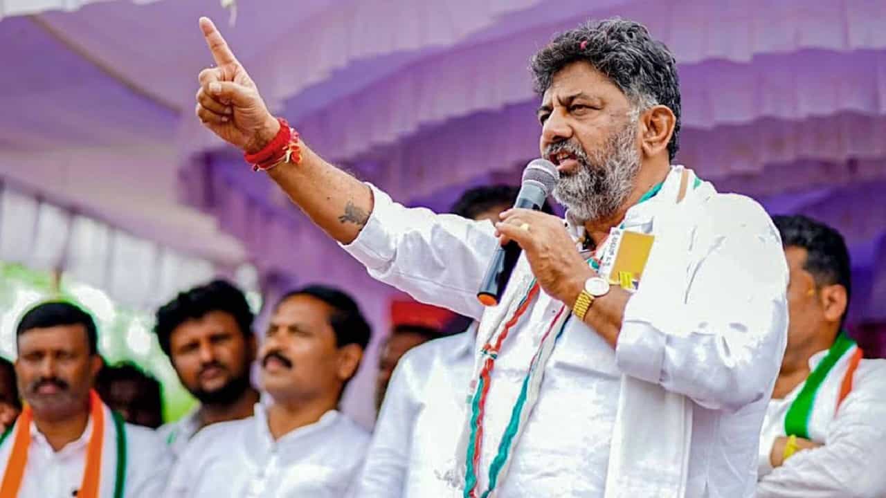 ಎಸ್ಎಂ ಕೃಷ್ಣ ಜೊತೆಗಿನ ದೊಡ್ಡ ಗಲಾಟೆ ಹಿಂದಿನ ಸಿಕ್ರೇಟ್ ಬಿಚ್ಚಿಟ್ಟ ಡಿಕೆ ಶಿವಕುಮಾರ್ ಎಸ್ಎಂ ಕೃಷ್ಣ ಜೊತೆಗಿನ ದೊಡ್ಡ ಗಲಾಟೆ ಹಿಂದಿನ ಸಿಕ್ರೇಟ್ ಬಿಚ್ಚಿಟ್ಟ ಡಿಕೆ ಶಿವಕುಮಾರ್