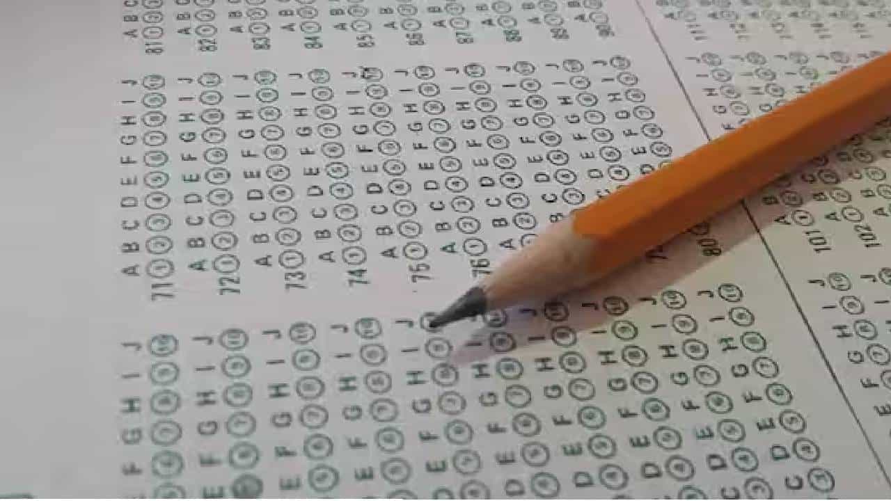 FDA Exam Scam: ಪಿಎಸ್ಐ ನೇಮಕಾತಿ ಪರೀಕ್ಷೆ ಅಕ್ರಮದ ಸಂಚುಕೋರನೇ ಎಫ್ಡಿಎ ಅಕ್ರಮಕ್ಕೂ ಕಿಂಗ್ಪಿನ್! FDA Exam Scam: ಪಿಎಸ್ಐ ನೇಮಕಾತಿ ಪರೀಕ್ಷೆ ಅಕ್ರಮದ ಸಂಚುಕೋರನೇ ಎಫ್ಡಿಎ ಅಕ್ರಮಕ್ಕೂ ಕಿಂಗ್ಪಿನ್!