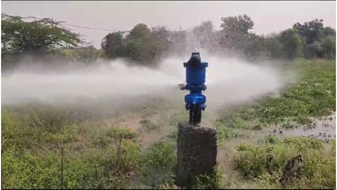 ನೀರು ಪೈಪ್‌ನ ರಬ್ಬರ್​ ಕಿತ್ತು ಹೋಗಿ ನೀರು ಪೋಲು, ರೈತರ ಪರದಾಟ