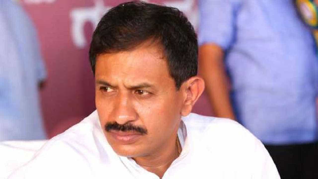 ಯಾರಿಂದಲೂ 1 ರೂ. ಪಡೆದಿಲ್ಲ ಅಂತ ಕುಮಾರಸ್ವಾಮಿ ಧರ್ಮಸ್ಥಳದಲ್ಲಿ ಪ್ರಮಾಣ ಮಾಡಲಿ; ಕಾಂಗ್ರೆಸ್ ಶಾಸಕ ಸವಾಲು ಯಾರಿಂದಲೂ 1 ರೂ. ಪಡೆದಿಲ್ಲ ಅಂತ ಕುಮಾರಸ್ವಾಮಿ ಧರ್ಮಸ್ಥಳದಲ್ಲಿ ಪ್ರಮಾಣ ಮಾಡಲಿ; ಕಾಂಗ್ರೆಸ್ ಶಾಸಕ ಸವಾಲು