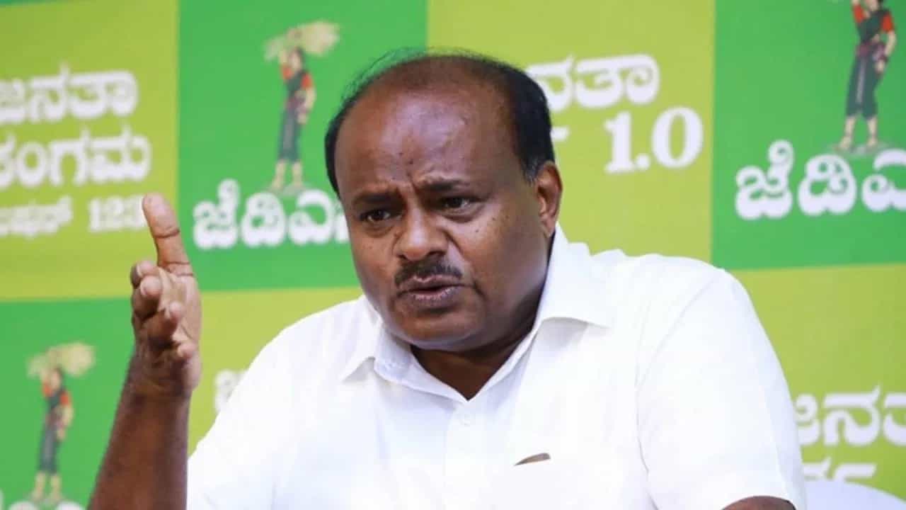 ಯತೀಂದ್ರ ಲಿಸ್ಟ್ ವಿಡಿಯೋ ವೈರಲ್: ಸರ್ಕಾರದ ವಿರುದ್ಧ ಆರೋಪಗಳ ಸುರಿಮಳೆ ಸುರಿಸಿದ ಕುಮಾರಸ್ವಾಮಿ ಯತೀಂದ್ರ ಲಿಸ್ಟ್ ವಿಡಿಯೋ ವೈರಲ್: ಸರ್ಕಾರದ ವಿರುದ್ಧ ಆರೋಪಗಳ ಸುರಿಮಳೆ ಸುರಿಸಿದ ಕುಮಾರಸ್ವಾಮಿ