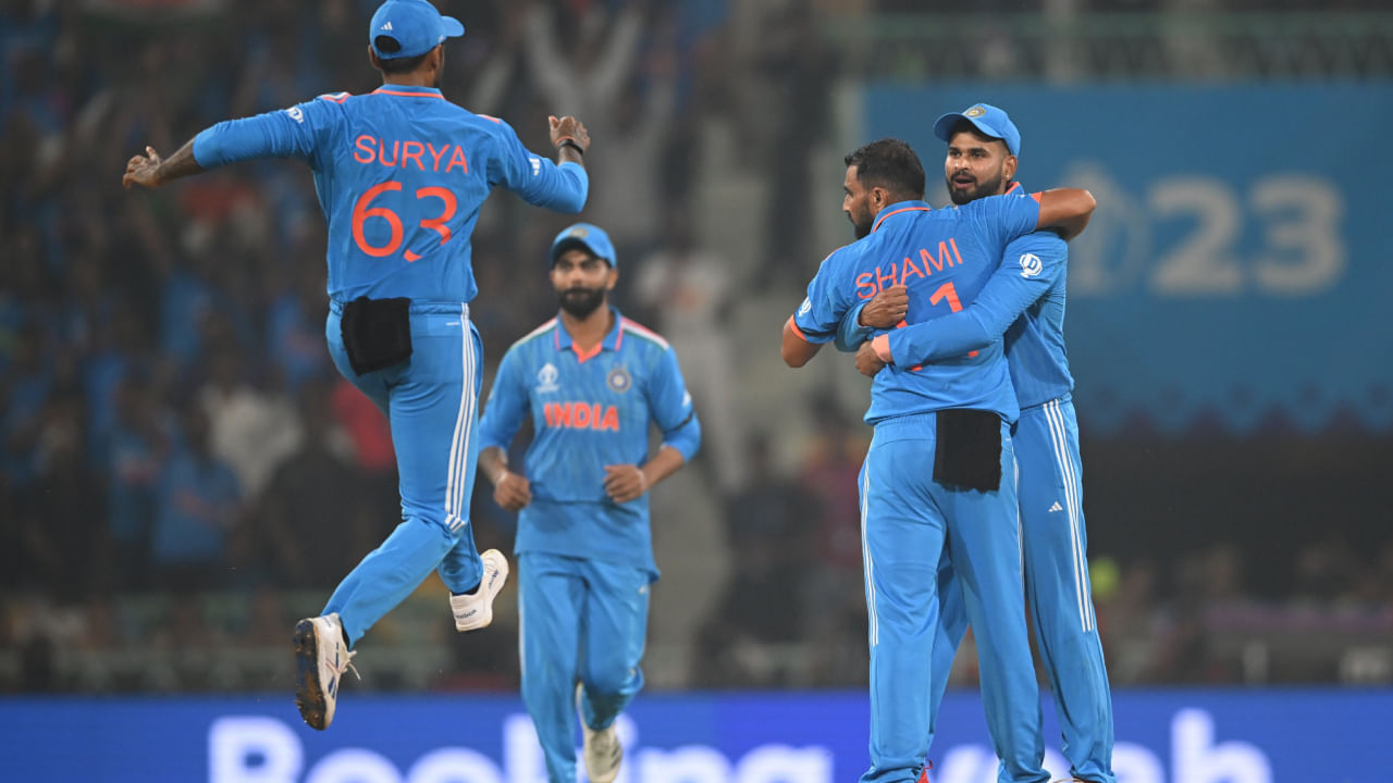 Breaking: 100 ರನ್ಗಳಿಂದ ಗೆದ್ದ ಭಾರತ; ವಿಶ್ವಕಪ್ನಿಂದ ಹೊರಬಿದ್ದ ಹಾಲಿ ಚಾಂಪಿಯನ್ ಆಂಗ್ಲರು..! Breaking: 100 ರನ್ಗಳಿಂದ ಗೆದ್ದ ಭಾರತ; ವಿಶ್ವಕಪ್ನಿಂದ ಹೊರಬಿದ್ದ ಹಾಲಿ ಚಾಂಪಿಯನ್ ಆಂಗ್ಲರು..!