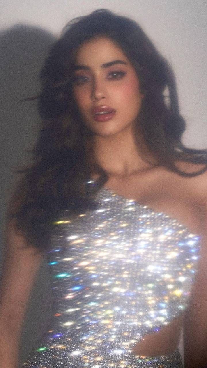 Janhvi Kapoor (8)