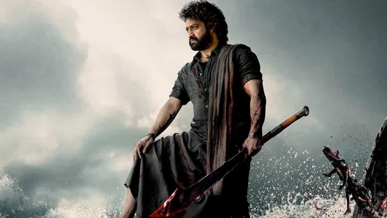ಜೂ ಎನ್ಟಿಆರ್ ನಟನೆಯ 'ದೇವರ' ಸಿನಿಮಾದಿಂದ ಭರ್ಜರಿ ಅಪ್ಡೇಟ್: ಅಭಿಮಾನಿಗಳು ಹ್ಯಾಪಿ ಜೂ ಎನ್ಟಿಆರ್ ನಟನೆಯ 'ದೇವರ' ಸಿನಿಮಾದಿಂದ ಭರ್ಜರಿ ಅಪ್ಡೇಟ್: ಅಭಿಮಾನಿಗಳು ಹ್ಯಾಪಿ