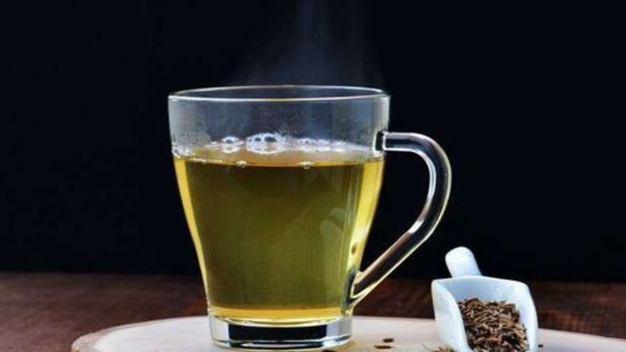 Jeera Water Benefits: ಪ್ರತಿದಿನ ಬೆಳಗ್ಗೆ ಖಾಲಿ ಹೊಟೆಯಲ್ಲಿ ಜೀರಿಗೆ ನೀರನ್ನು ಕುಡಿಯಿರಿ, ಇದರಲ್ಲಿ ಆರೋಗ್ಯ ಪ್ರಯೋಜನ Jeera Water Benefits: ಪ್ರತಿದಿನ ಬೆಳಗ್ಗೆ ಖಾಲಿ ಹೊಟೆಯಲ್ಲಿ ಜೀರಿಗೆ ನೀರನ್ನು ಕುಡಿಯಿರಿ, ಇದರಲ್ಲಿ ಆರೋಗ್ಯ ಪ್ರಯೋಜನ