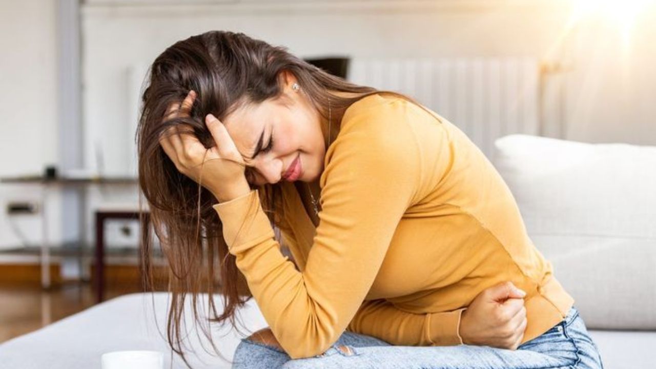 Tea Side Effects: ಬೆಳಗ್ಗೆ ಖಾಲಿ ಹೊಟ್ಟೆಯಲ್ಲಿ ಚಹಾ ಸೇವನೆ ಮಾಡುತ್ತಿದ್ದೀರಾ? ಈ ಅಭ್ಯಾಸ ಆರೋಗ್ಯಕ್ಕೆ ಕೆಟ್ಟದು Tea Side Effects: ಬೆಳಗ್ಗೆ ಖಾಲಿ ಹೊಟ್ಟೆಯಲ್ಲಿ ಚಹಾ ಸೇವನೆ ಮಾಡುತ್ತಿದ್ದೀರಾ? ಈ ಅಭ್ಯಾಸ ಆರೋಗ್ಯಕ್ಕೆ ಕೆಟ್ಟದು