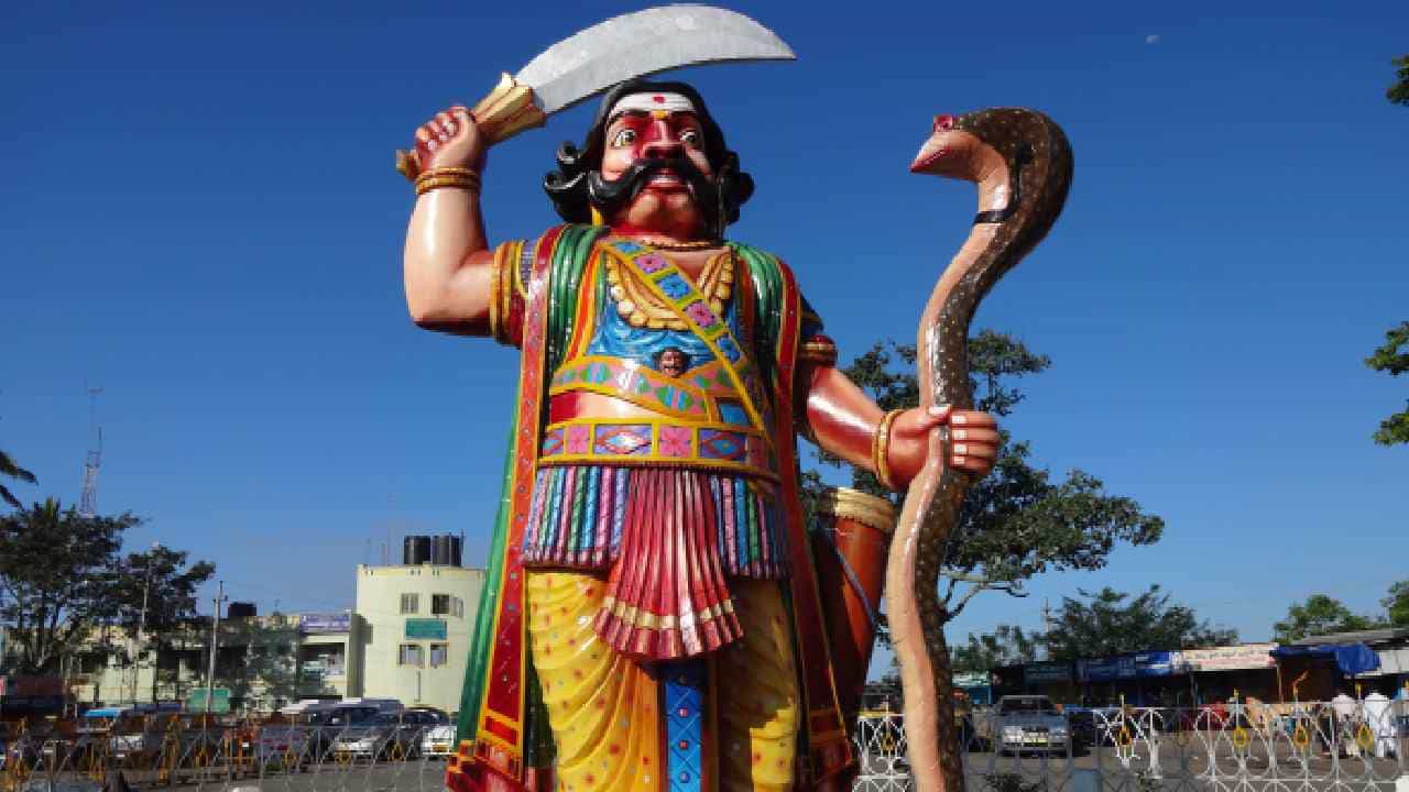 ಅ.13 ರಂದು ಮಹಿಷ ದಸರಾ, ಆಹ್ವಾನ ಪತ್ರಿಕೆ ಬಿಡುಗಡೆ, ಚಾಮುಂಡಿಬೆಟ್ಟಕ್ಕೆ ಮಹಿಷ ಬೆಟ್ಟ ಹೆಸರು ಅ.13 ರಂದು ಮಹಿಷ ದಸರಾ, ಆಹ್ವಾನ ಪತ್ರಿಕೆ ಬಿಡುಗಡೆ, ಚಾಮುಂಡಿಬೆಟ್ಟಕ್ಕೆ ಮಹಿಷ ಬೆಟ್ಟ ಹೆಸರು