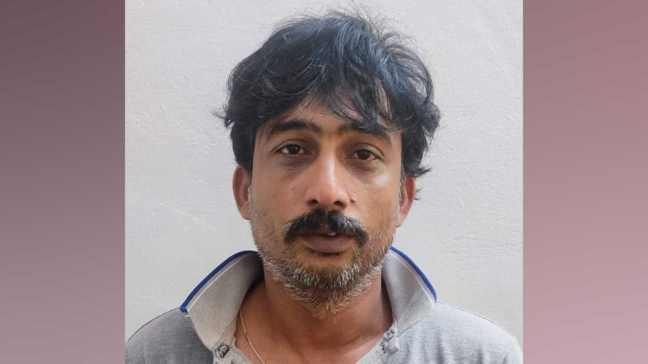 ಮಂಗಳೂರು: ಭೂಗತ ಪಾತಕಿ ರವಿ ಪೂಜಾರಿಯ ಸಹಚರ ಮೊಹಮ್ಮದ್ ಹನೀಫ್ ಕೇರಳದಲ್ಲಿ ಬಂಧನ ಮಂಗಳೂರು: ಭೂಗತ ಪಾತಕಿ ರವಿ ಪೂಜಾರಿಯ ಸಹಚರ ಮೊಹಮ್ಮದ್ ಹನೀಫ್ ಕೇರಳದಲ್ಲಿ ಬಂಧನ