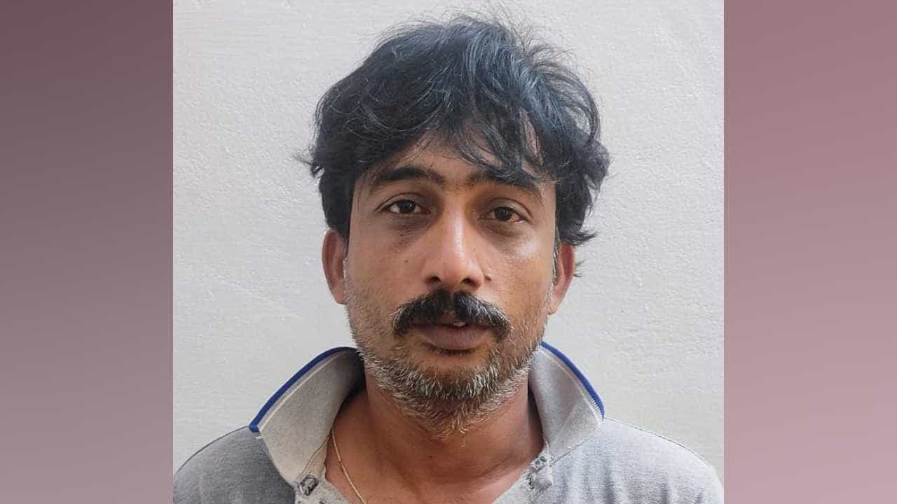 ಮಂಗಳೂರು: ಭೂಗತ ಪಾತಕಿ ರವಿ ಪೂಜಾರಿಯ ಸಹಚರ ಮೊಹಮ್ಮದ್ ಹನೀಫ್ ಕೇರಳದಲ್ಲಿ ಬಂಧನ ಮಂಗಳೂರು: ಭೂಗತ ಪಾತಕಿ ರವಿ ಪೂಜಾರಿಯ ಸಹಚರ ಮೊಹಮ್ಮದ್ ಹನೀಫ್ ಕೇರಳದಲ್ಲಿ ಬಂಧನ
