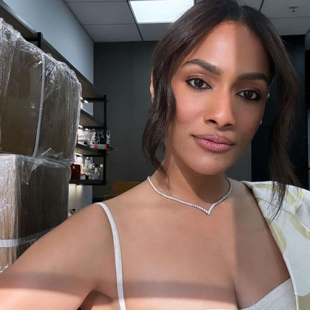 ವಿವಿಯನ್ ರಿಚರ್ಡ್ಸ್​ ಹಾಗೂ ಹಿರಿಯ ನಟಿ ನೀನಾ ಗುಪ್ತಾ ಪುತ್ರಿ ಮಸಾಬಾ ಗುಪ್ತಾ, ತಂದೆಯ ಹೆಸರು ಕೈಬಿಟ್ಟು ತಾಯಿಯ ಹೆಸರನ್ನು ತಮ್ಮ ಹೆಸರಿನ ಪಕ್ಕ ಜೋಡಿಸಿಕೊಂಡಿದ್ದಾರೆ ಮಸಾಬಾ.