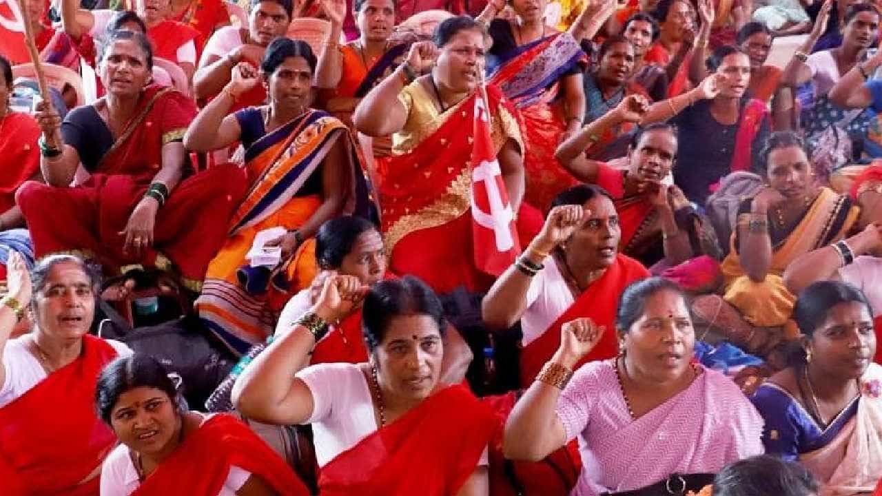 ಬೇಡಿಕೆ ಈಡೇರಿಸುವಂತೆ ಬೆಂಗಳೂರಲ್ಲಿ ಬಿಸಿಯೂಟ ಕಾರ್ಮಿಕರ ಅನಿರ್ದಿಷ್ಟಾವಧಿ ಪ್ರತಿಭಟನೆ ಬೇಡಿಕೆ ಈಡೇರಿಸುವಂತೆ ಬೆಂಗಳೂರಲ್ಲಿ ಬಿಸಿಯೂಟ ಕಾರ್ಮಿಕರ ಅನಿರ್ದಿಷ್ಟಾವಧಿ ಪ್ರತಿಭಟನೆ