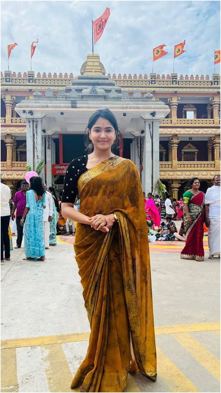 Mokshitha Pai(12)