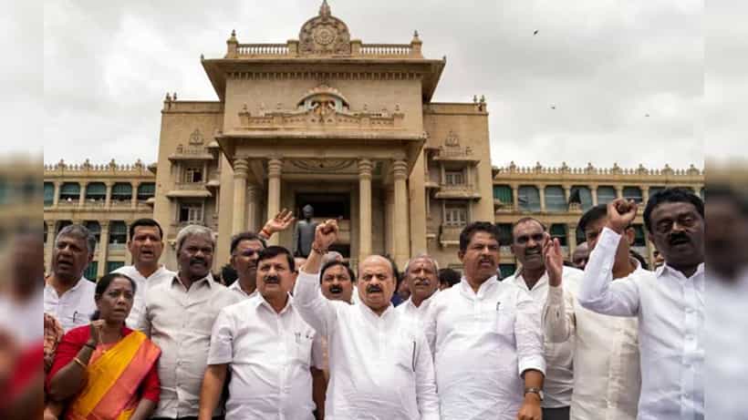 ಐಟಿ ದಾಳಿ ವೇಳೆ ಕಂತೆ-ಕಂತೆ ಹಣ ಪತ್ತೆ: ಅ.16 ರಂದು ರಾಜ್ಯಾದ್ಯಂತ ಪ್ರತಿಭಟನೆಗೆ ಮುಂದಾದ ಬಿಜೆಪಿ
