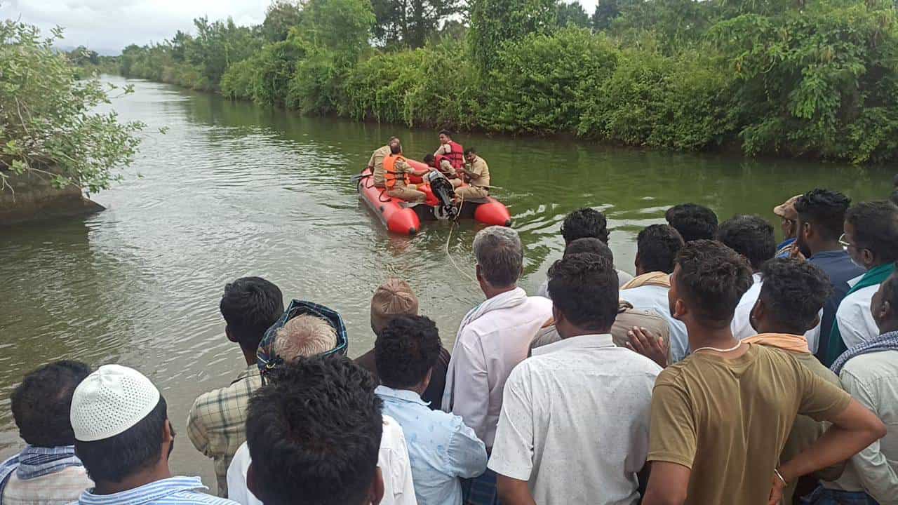 ಮೈಸೂರು: ನುಗು ಡ್ಯಾಂನ ನಾಲೆಗೆ ಬಿದ್ದು ಒಂದೇ ಕುಟುಂಬದ ಮೂವರು ಸಾವು ಮೈಸೂರು: ನುಗು ಡ್ಯಾಂನ ನಾಲೆಗೆ ಬಿದ್ದು ಒಂದೇ ಕುಟುಂಬದ ಮೂವರು ಸಾವು