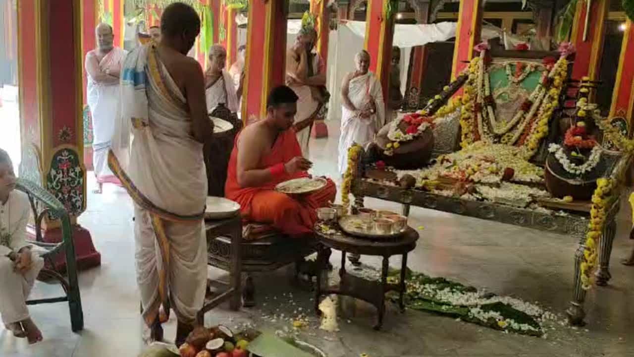 ಮೈಸೂರಲ್ಲಿ ನವರಾತ್ರಿ ಸಂಭ್ರಮ, ಕರಾವಳಿಯಲ್ಲಿ ದಾಂಡಿಯಾ ಕಿಚ್ಚು: ಎಲ್ಲೆಲ್ಲಿ ಹೇಗಿದೆ ದಸರಾ ಸಂಭ್ರಮ? ಮೈಸೂರಲ್ಲಿ ನವರಾತ್ರಿ ಸಂಭ್ರಮ, ಕರಾವಳಿಯಲ್ಲಿ ದಾಂಡಿಯಾ ಕಿಚ್ಚು: ಎಲ್ಲೆಲ್ಲಿ ಹೇಗಿದೆ ದಸರಾ ಸಂಭ್ರಮ?