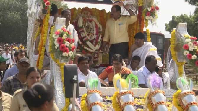 ಚಾಮುಂಡಿ ಬೆಟ್ಟದಿಂದ ಅರಮನೆಗೆ ಆಗಮಿಸಿದ ಅಮ್ಮನವರ ಉತ್ಸವ ಮೂರ್ತಿ