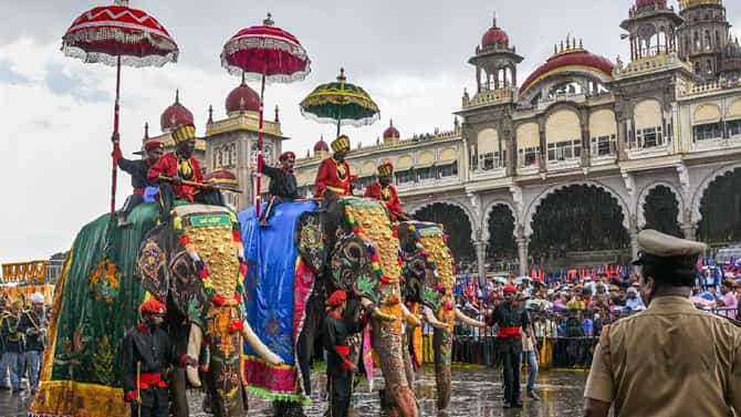 ಮೈಸೂರು ದಸರಾ: ಹೊರ ರಾಜ್ಯದ ವಾಹನಗಳಿಗೆ ತೆರಿಗೆ ವಿನಾಯತಿ ನೀಡಿದ ಸರ್ಕಾರ