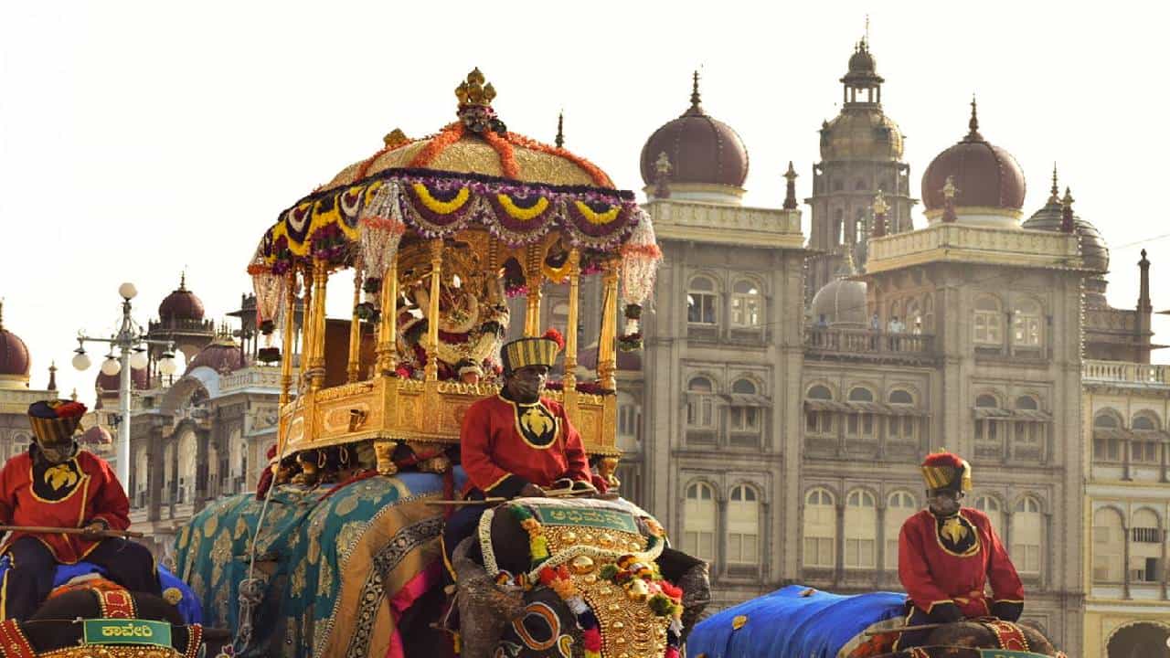 Mysuru Dasara Gold Card: ಮೈಸೂರು ದಸರಾ ಗೋಲ್ಡ್ ಕಾರ್ಡ್ ಖರೀದಿಗೆ ಮತ್ತೆ ಅವಕಾಶ Mysuru Dasara Gold Card: ಮೈಸೂರು ದಸರಾ ಗೋಲ್ಡ್ ಕಾರ್ಡ್ ಖರೀದಿಗೆ ಮತ್ತೆ ಅವಕಾಶ