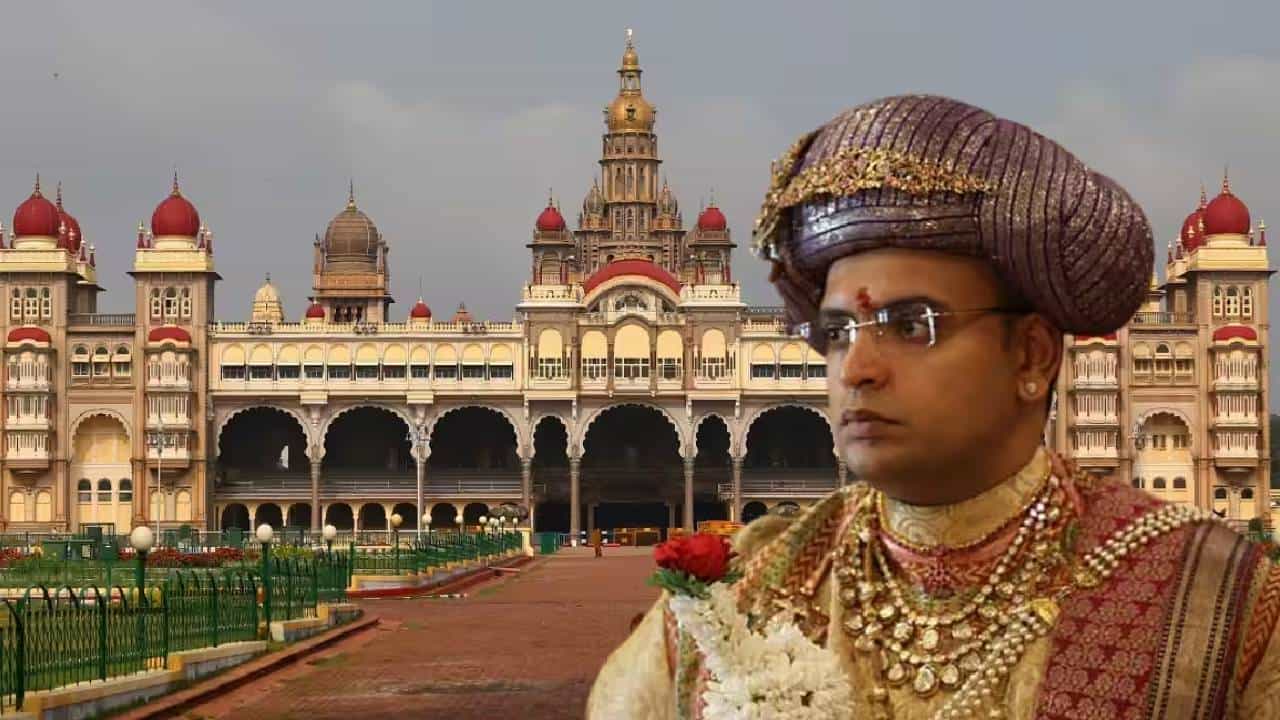 ಮೈಸೂರು ಅರಮನೆಯಲ್ಲಿಂದು ಗತವೈಭವದ ಆಯುಧಪೂಜೆ, ಹೇಗೆಲ್ಲ ನಡೆಯಲಿದೆ? ಇಲ್ಲಿದೆ ಸಂಪೂರ್ಣ ವಿವರ ಮೈಸೂರು ಅರಮನೆಯಲ್ಲಿಂದು ಗತವೈಭವದ ಆಯುಧಪೂಜೆ, ಹೇಗೆಲ್ಲ ನಡೆಯಲಿದೆ? ಇಲ್ಲಿದೆ ಸಂಪೂರ್ಣ ವಿವರ