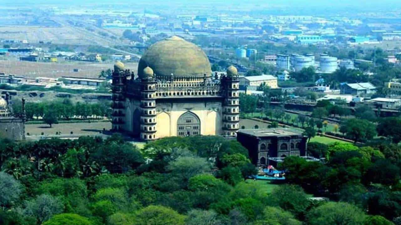 ಮತ್ತೆ ಬದಲಾಗುತ್ತಾ ಜಿಲ್ಲೆಯ ಹೆಸರು: ಬಸವೇಶ್ವರ ಅಥವಾ ಬಸವ ಜಿಲ್ಲೆಯಾಗುತ್ತಾ ವಿಜಯಪುರ? ಮತ್ತೆ ಬದಲಾಗುತ್ತಾ ಜಿಲ್ಲೆಯ ಹೆಸರು: ಬಸವೇಶ್ವರ ಅಥವಾ ಬಸವ ಜಿಲ್ಲೆಯಾಗುತ್ತಾ ವಿಜಯಪುರ?