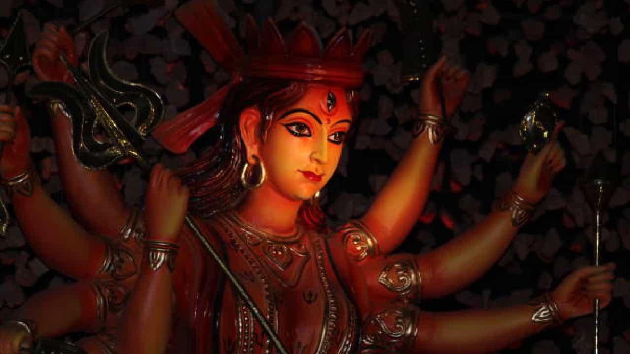 Navratri Fasting: ನವರಾತ್ರಿಯ ಉಪವಾಸದ ವೇಳೆ ಏನು ಮಾಡಬೇಕು? ಏನು ಮಾಡಬಾರದು? Navratri Fasting: ನವರಾತ್ರಿಯ ಉಪವಾಸದ ವೇಳೆ ಏನು ಮಾಡಬೇಕು? ಏನು ಮಾಡಬಾರದು?